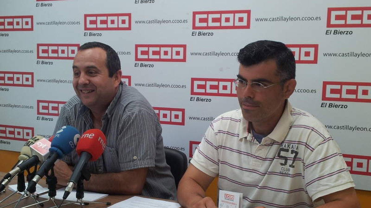 Ursicino Sánchez y Rubén Fernández, ayer en la sede de CC OO.