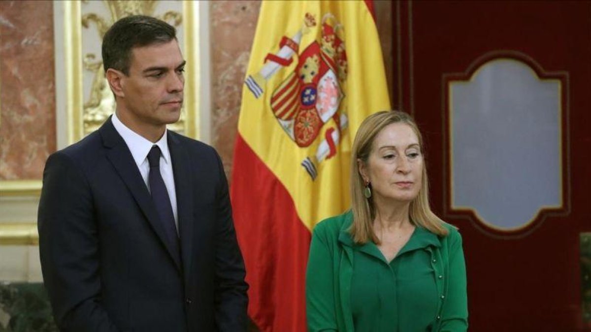 edro Sánchez y Ana Pastor, este jueves en el Congreso.