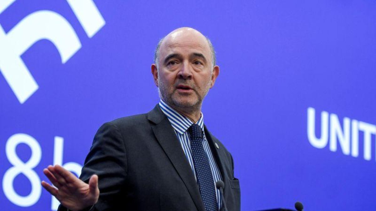 El comisario de asuntos económicos y financieros, fiscalidad y aduanas de la Comisión Europea, Pierre Moscovici, durante una conferencia en Sofía (Bulgaria).