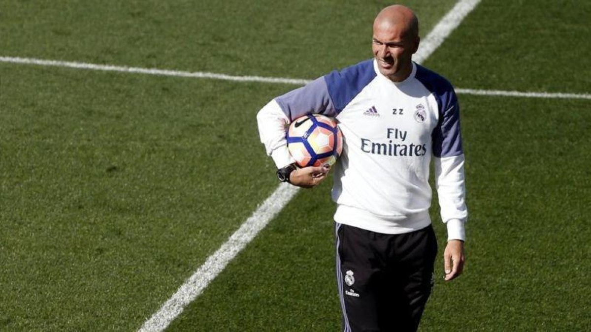 Zidane, en el entrenamiento previo al duelo con el Villarreal.