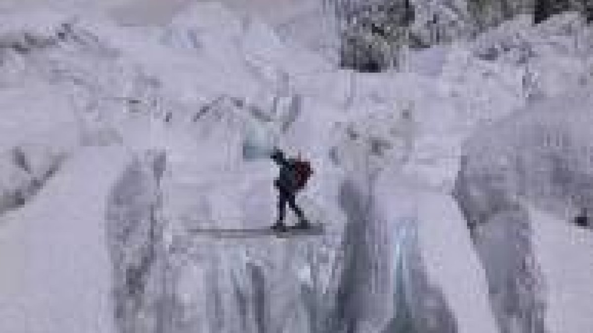 La primera vez que atravesó la cascada de hielo del Khumbu