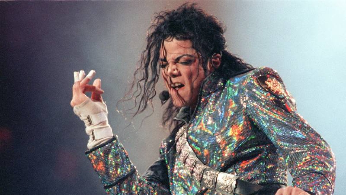 El cantante estadounidense Michael Jackson durante un concierto.