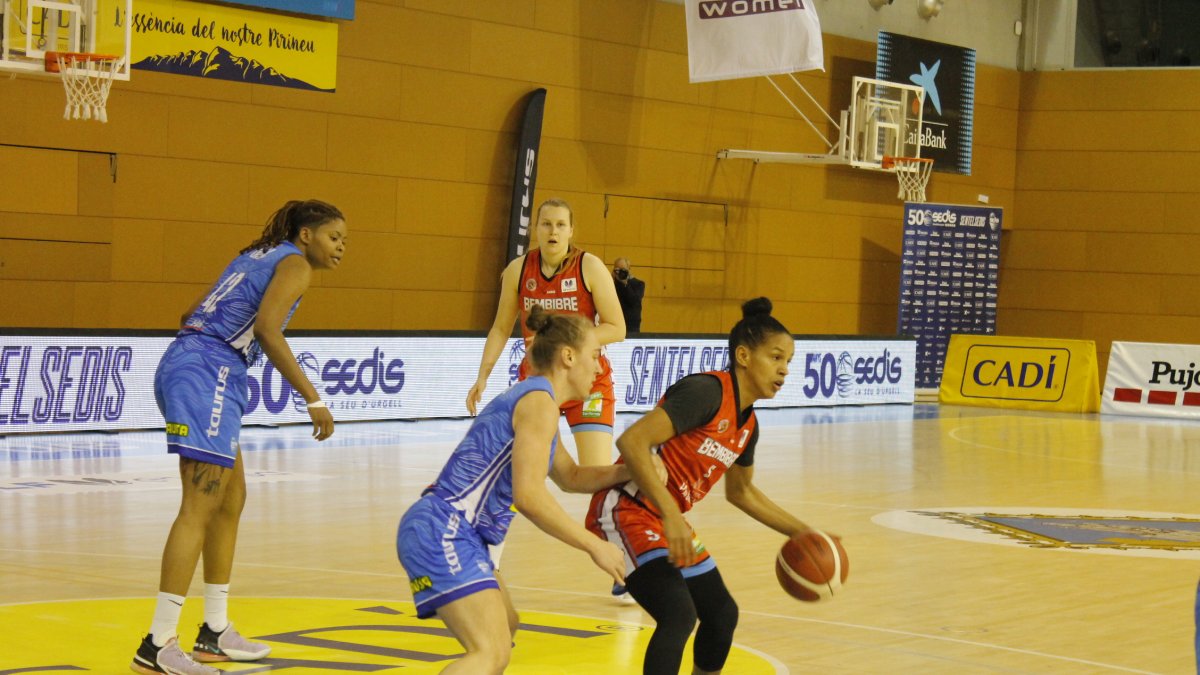 Roselis Silva, MVP de la Liga Femenina para el Pajariel Bembibre. CB BEMBIBRE