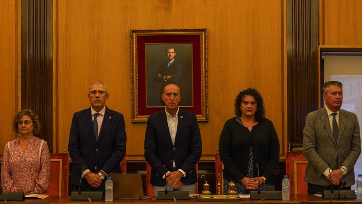 Evelia Fernández, Vicente Canuria, José Antonio Diez, Vera López y Luis Miguel García Copete. MIGUEL F.B.