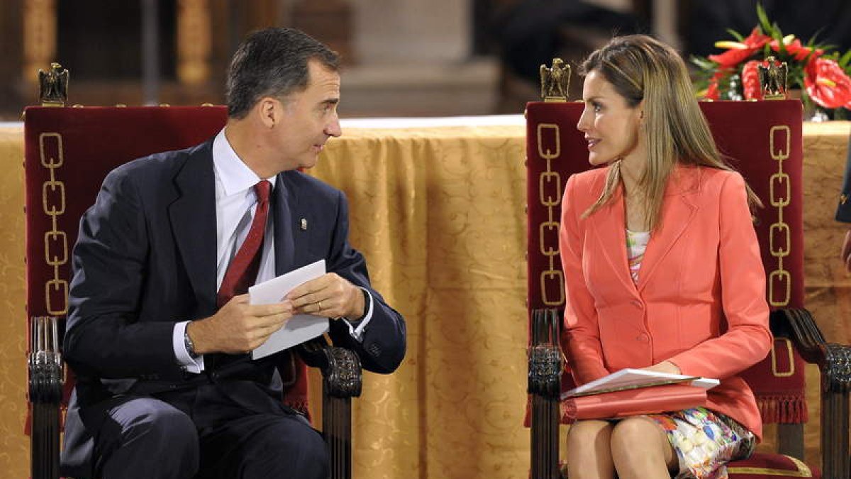 El príncipe y su esposa durante el acto en el que participaron el miércoles en Navarra.