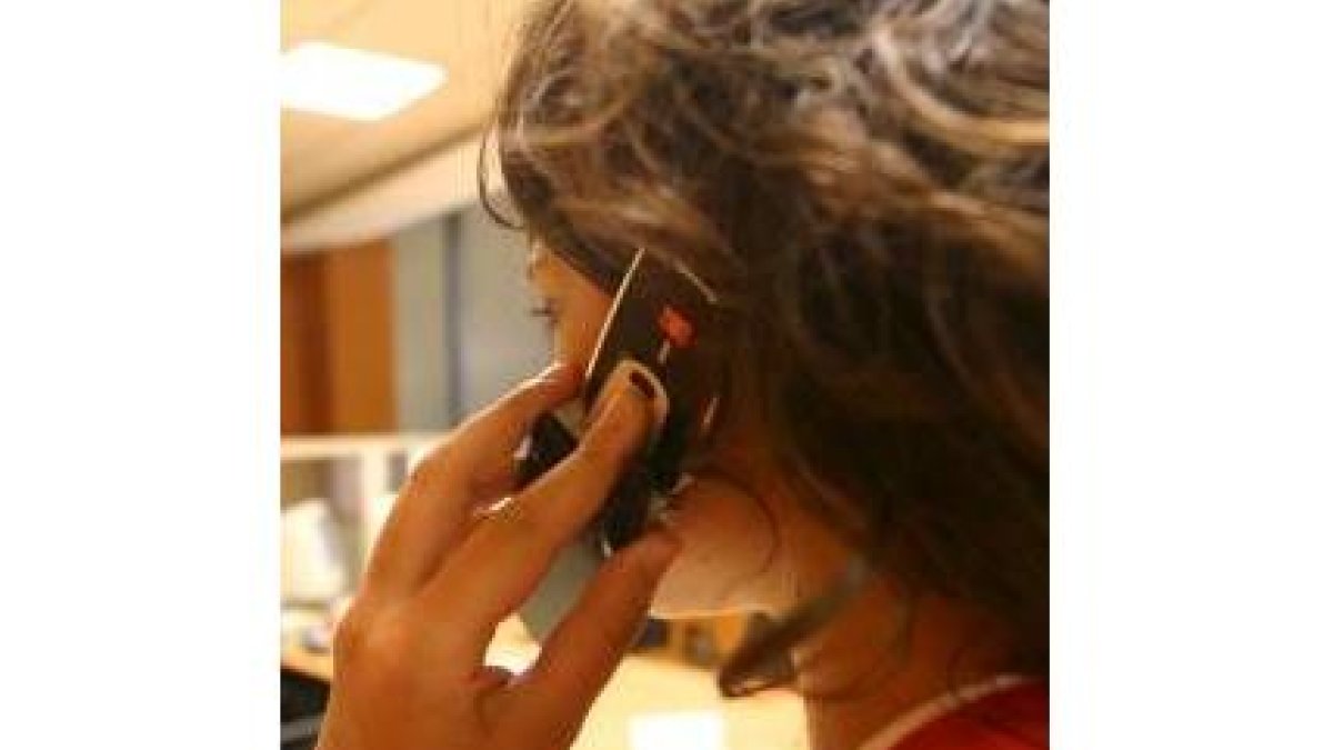 El móvil copa el primer puesto en las quejas ciudadanas en Ponferrada