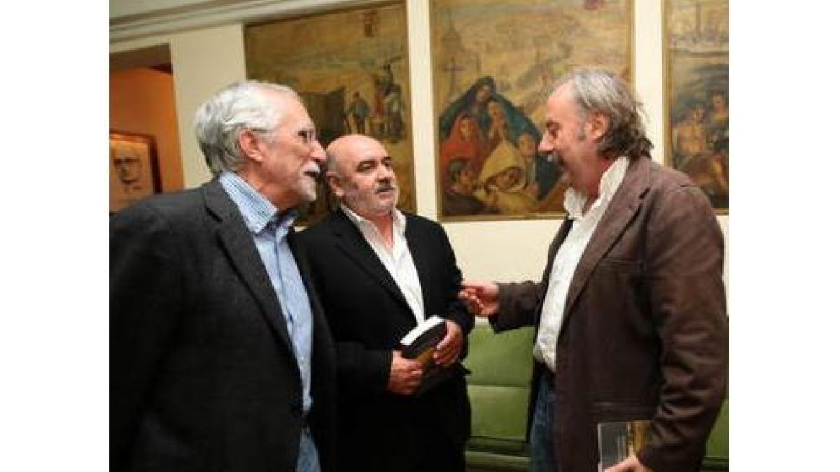 Luis Mateo, Manuel Vicente González y Llamazares.