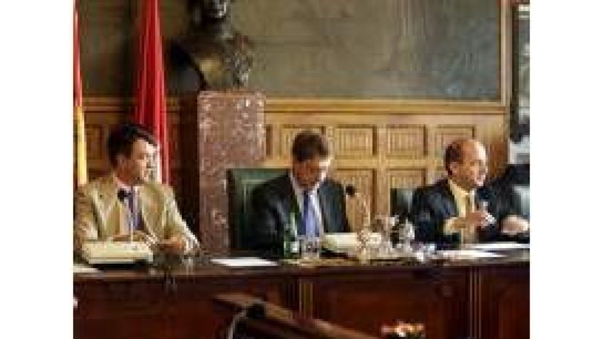 La Diputación de León celebró ayer Pleno extraordinario