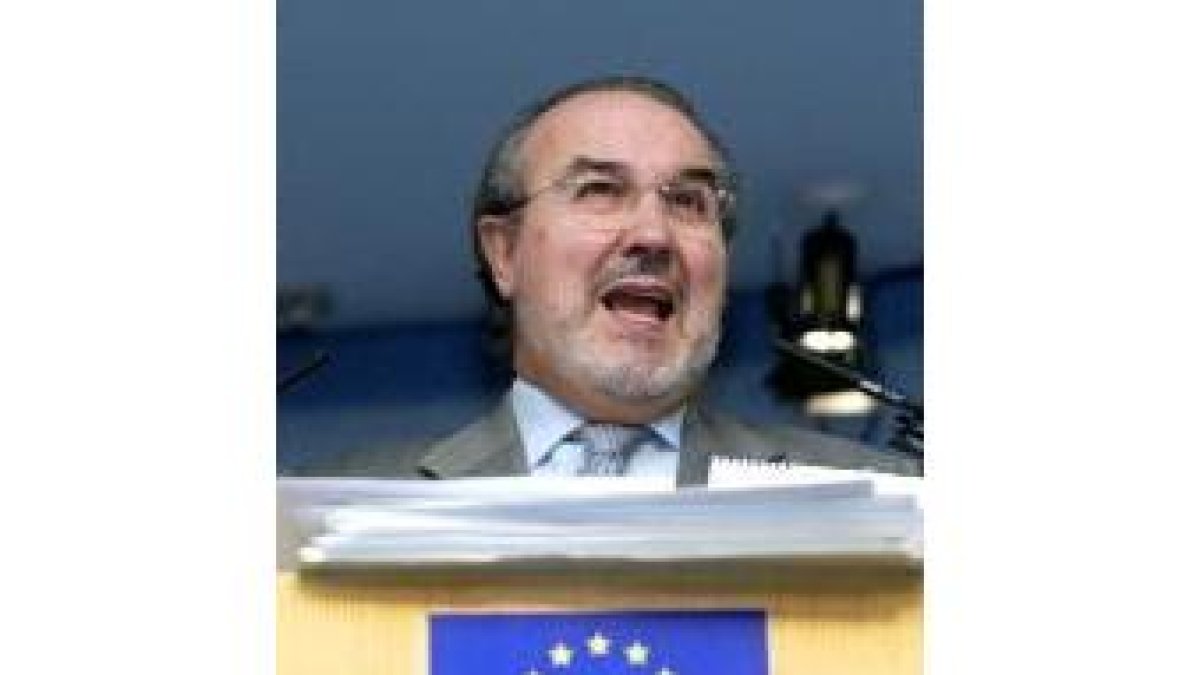 El comisario europeo de Finanzas, Pedro Solbes, ayer en Bruselas