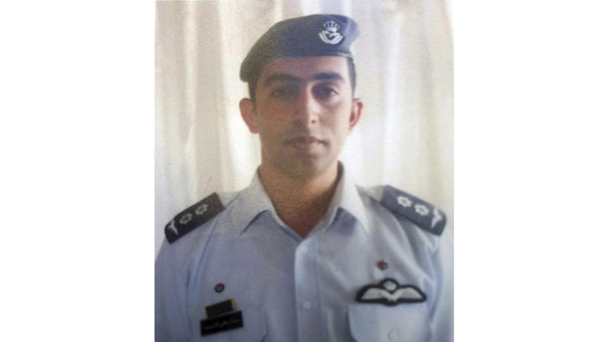Imagen de archivo que muestra al piloto Muaz Kasasbeh.