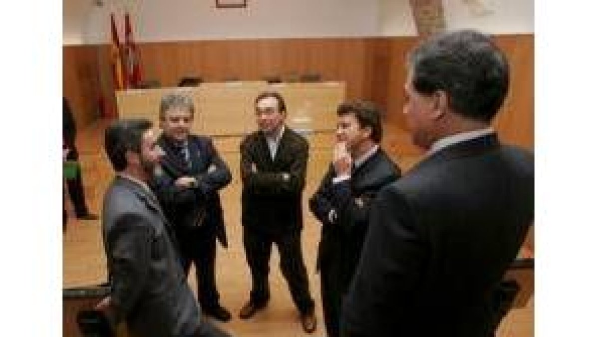Representantes de las patronales del Bierzo y Valdeorras en una reunión
