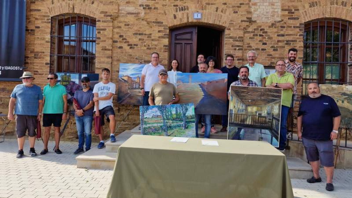 Imagen de los participantes el domingo en el primer Concurso de Pintura Rápida de Gordoncillo. DL