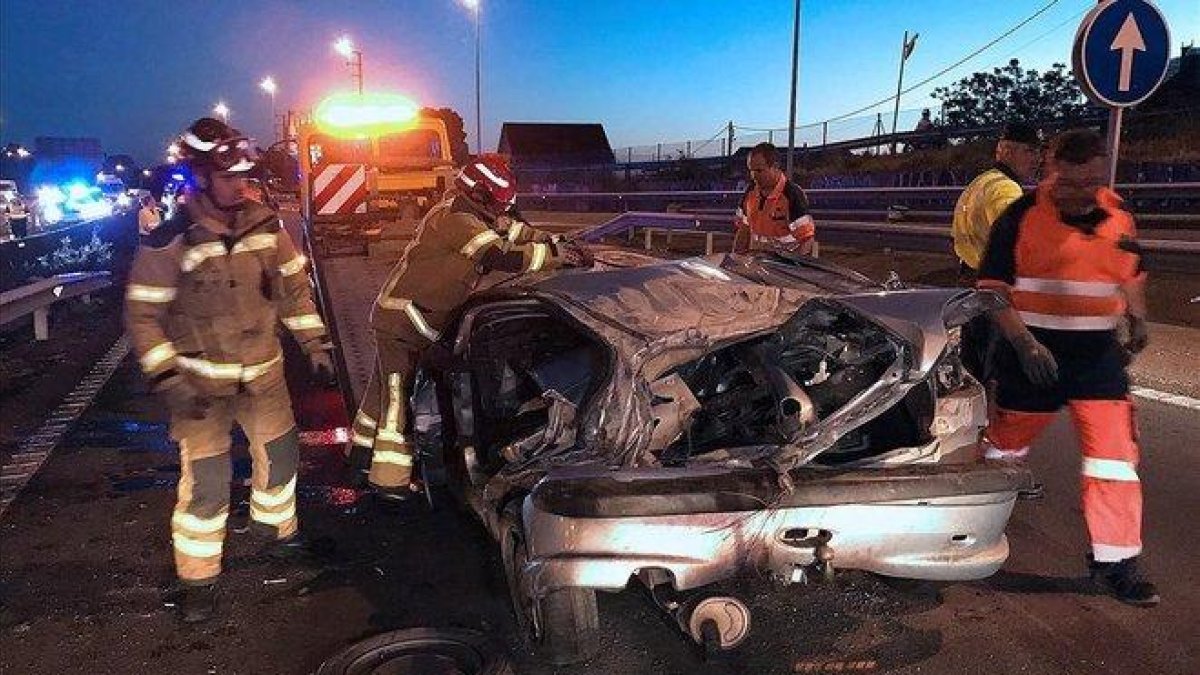 Accidente con tres muertos ocurrido en la autopista AP-9, en Vigo, el mes pesado.