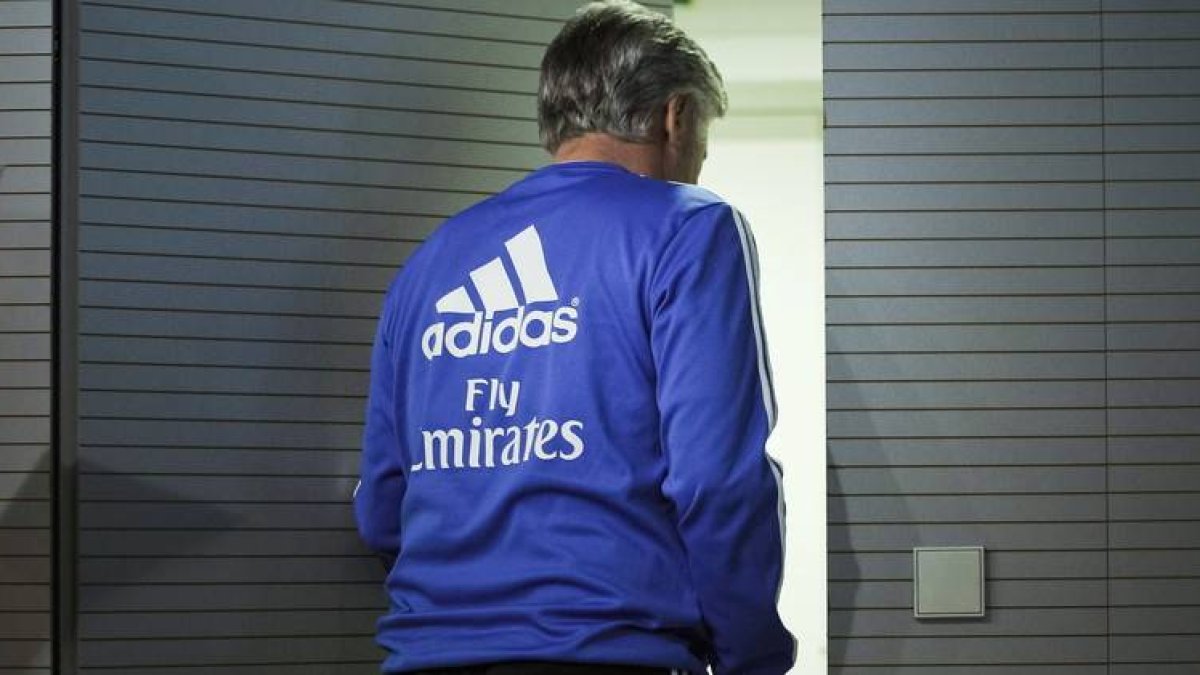Carlo Ancelotti, técnico del Real Madrid, tras la rueda de prensa