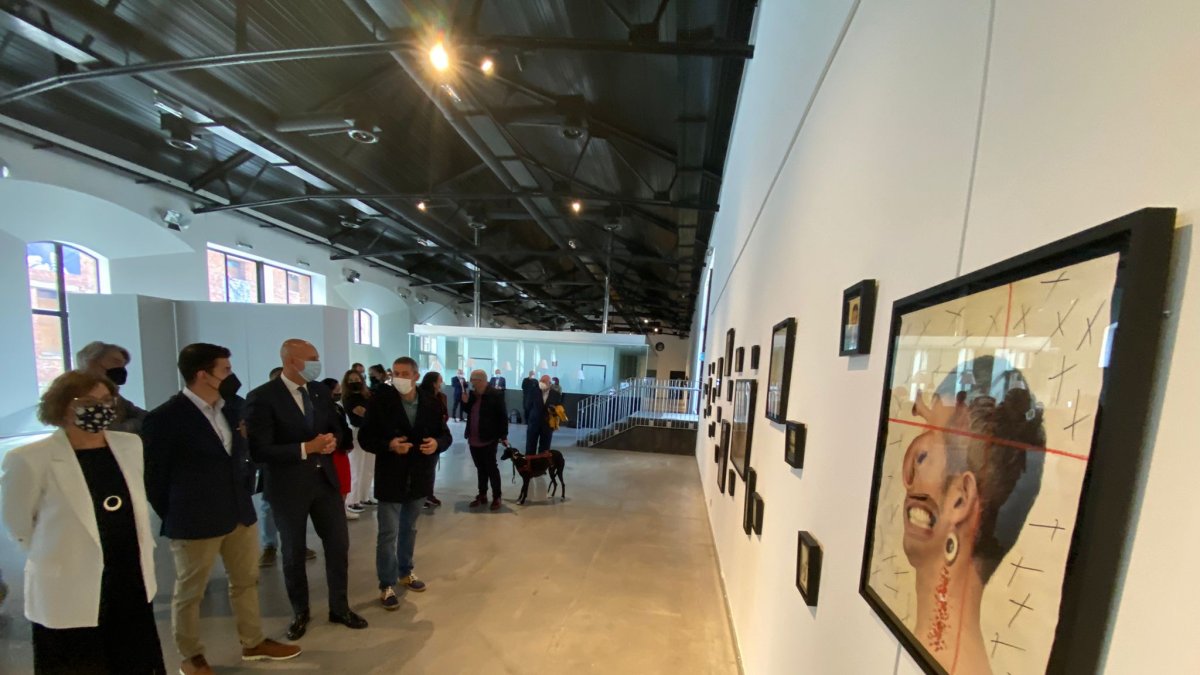 El 'I Certamen de Nueva Creación y Exposición Fotográfica Expositivos 21' se exhibe en el Palacín de León. RAMIRO