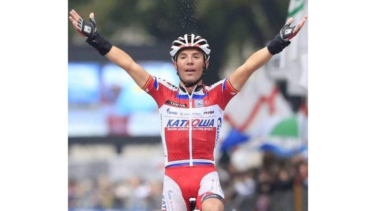 ‘Purito’ Rodríguez celebra su triunfo en Lombardía.