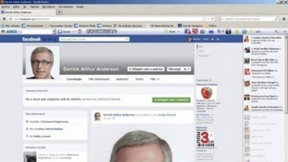 Imagen del perfil falso del británico Derrick Arthur Anderson en Facebook, con la imagen del alcalde de Tarragona.