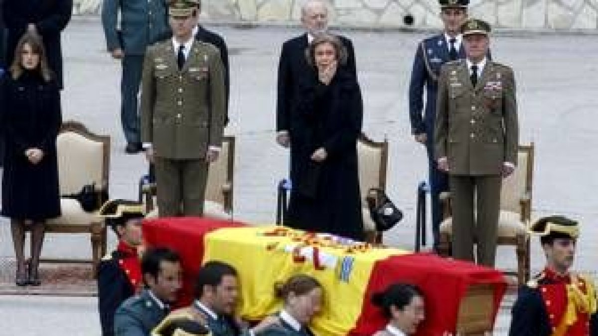 Momentos de emoción en el funeral por el Guardia Civil asesinado por ETA