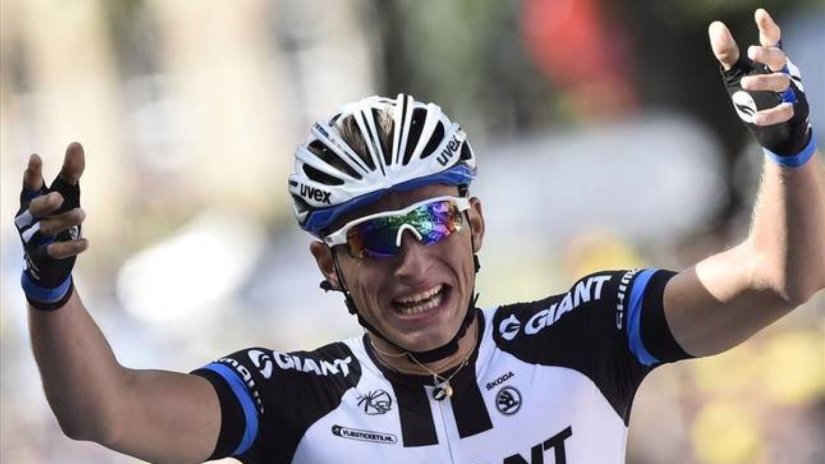 Marcel Kittel celebra la victoria en la primera etapa del Tour 2014.