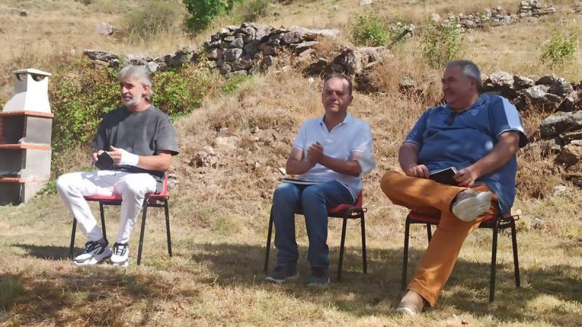 Un instante de la presentación del libro ayer. V. ARAUJO