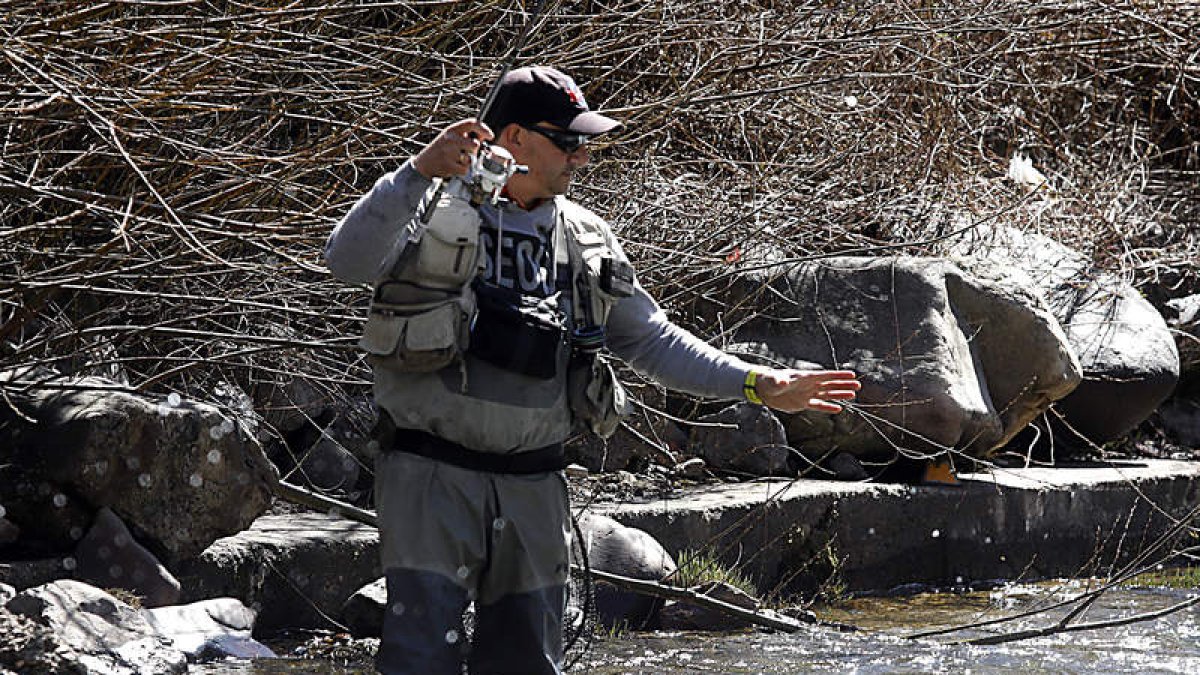 La temporada de pesca transcurre de manera más que aceptable en los ríos de la provincia. MARCIANO PÉREZ