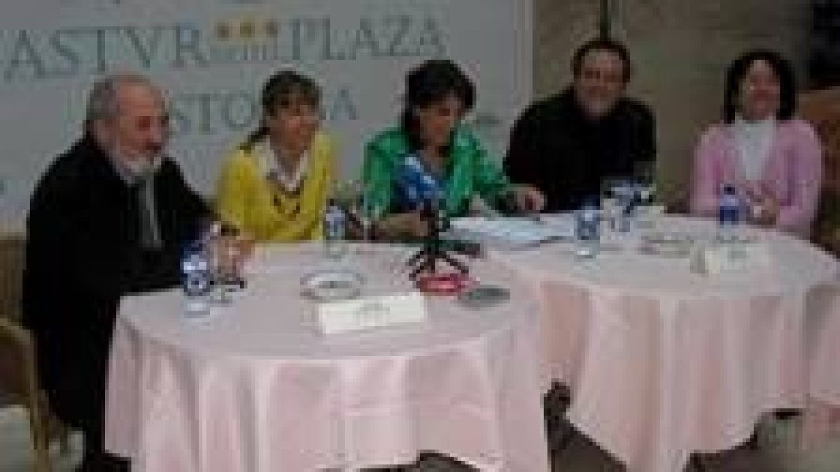 Pedro Nieto, Inmaculada Larrauri, Victorina Alonso, Alfredo Villaverde y Ángela Marqués