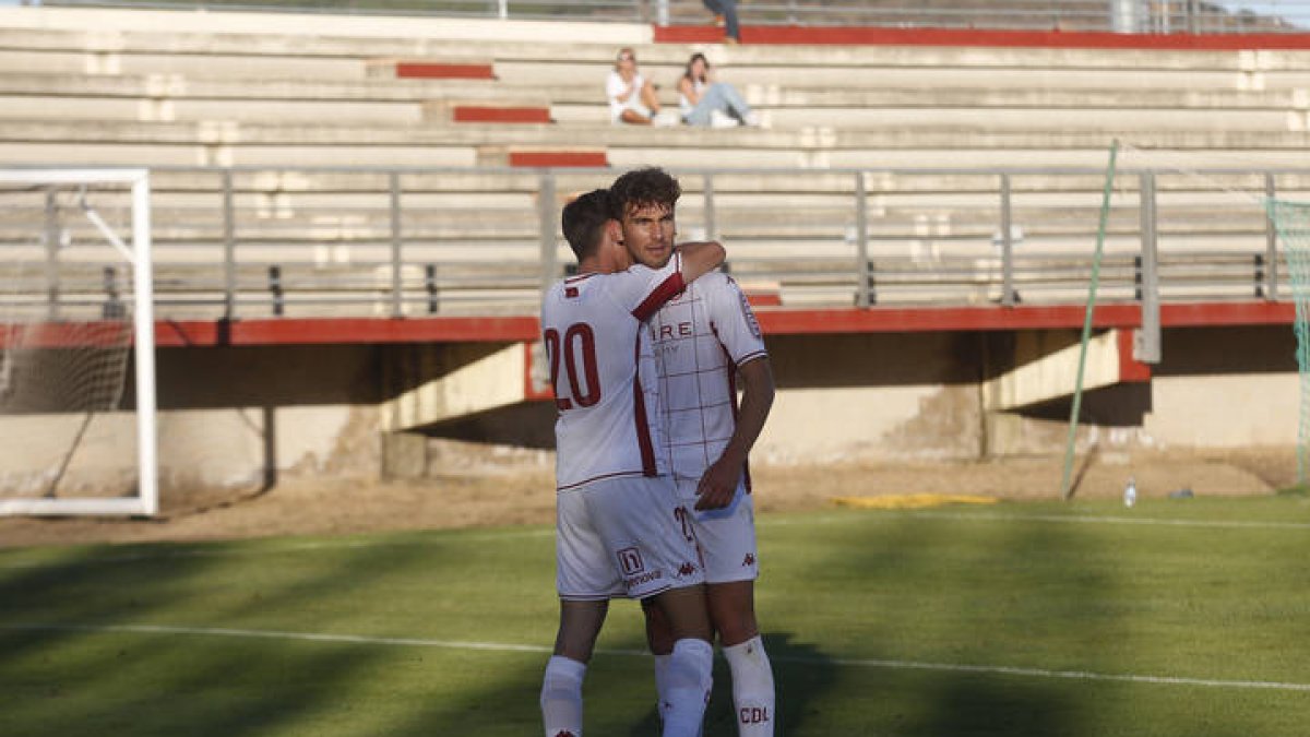 Partido de fútbol entre Júpiter Leonés y Ribert. F. Otero Perandones.