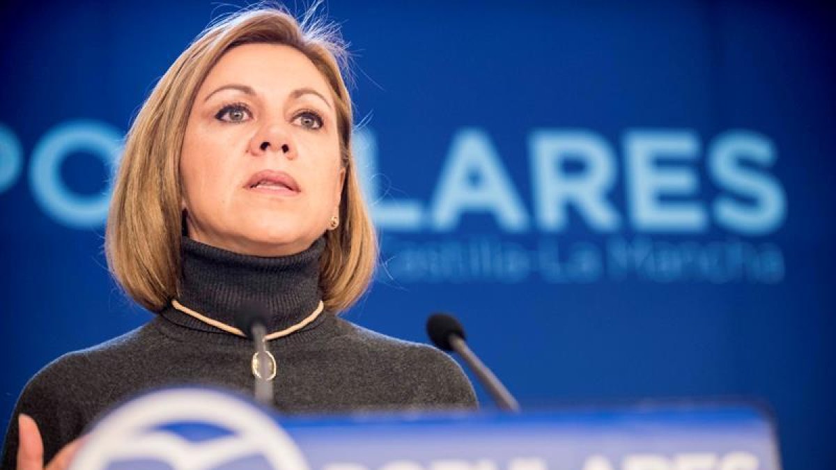 La presidenta del Partido Popular de Castilla-La Mancha y secretaria general de esta formación a nivel nacional, María Dolores Cospedal, durante su intervención en la Junta Directiva Regional de los populares castellanomanchegos, hoy en Toledo.