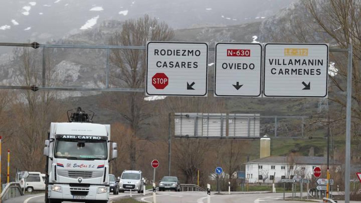 Imagen de la carretera entre Pajares y León