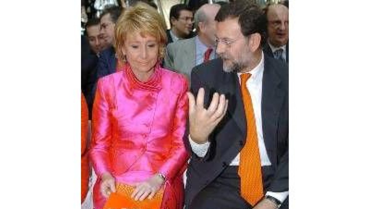 Esperanza Aguirre y Mariano Rajoy han abierto una «guerra» en el PP