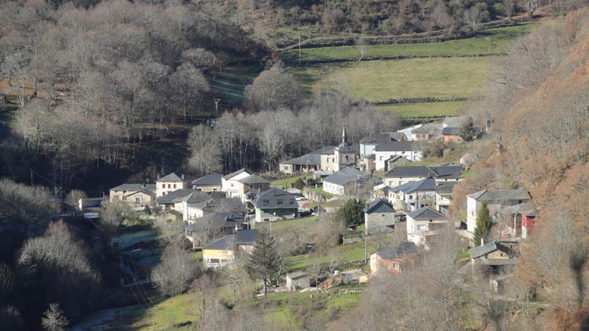Vista del pueblo de Barjas, en el Bierzo Oeste, en una imagen de archivo. L. DE LA MATA.