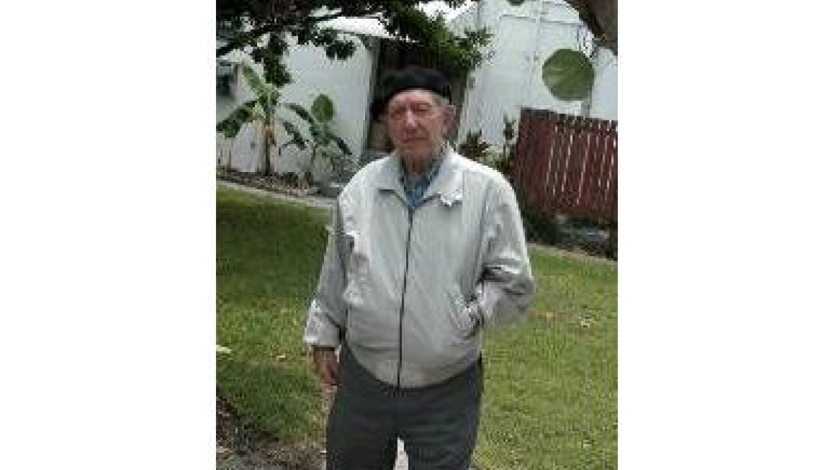 Llorente vive en la residencia de los jesuitas en Miami