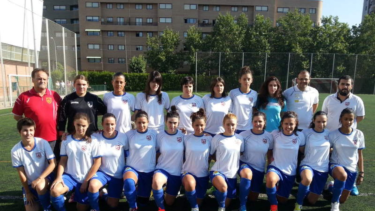 Formación del equipo del Ponferrada 2014 que milita en el grupo 1 de la Segunda División Femenina.