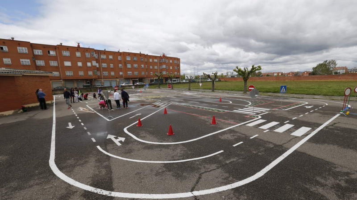 Los patios de colegios han acogido multitud de iniciativas, como la seguridad vial. RAMIRO