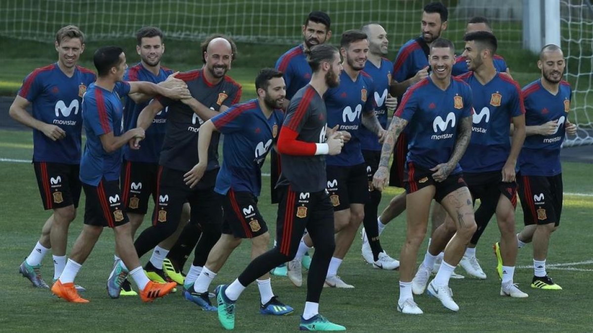 Los jugadores de la selección española se entrenan en Krasnodar.