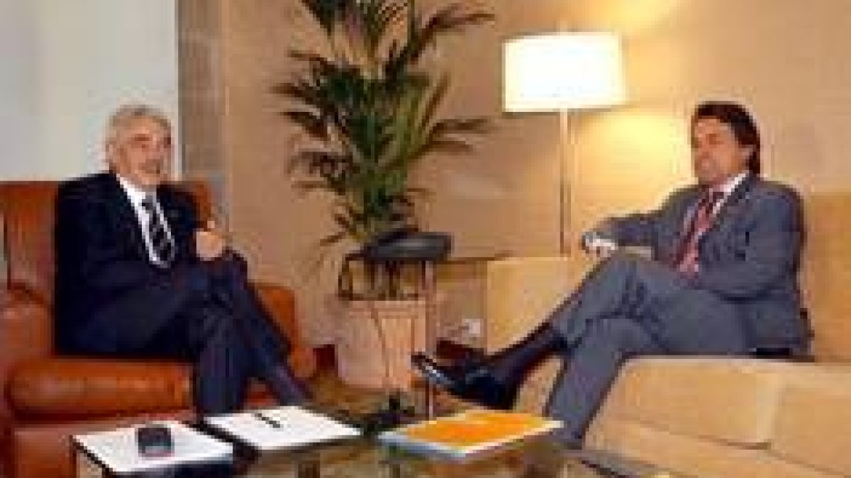 Imagen del encuentro entre el líder de CiU, Artur Mas, y el presidente de Cataluña, Maragall