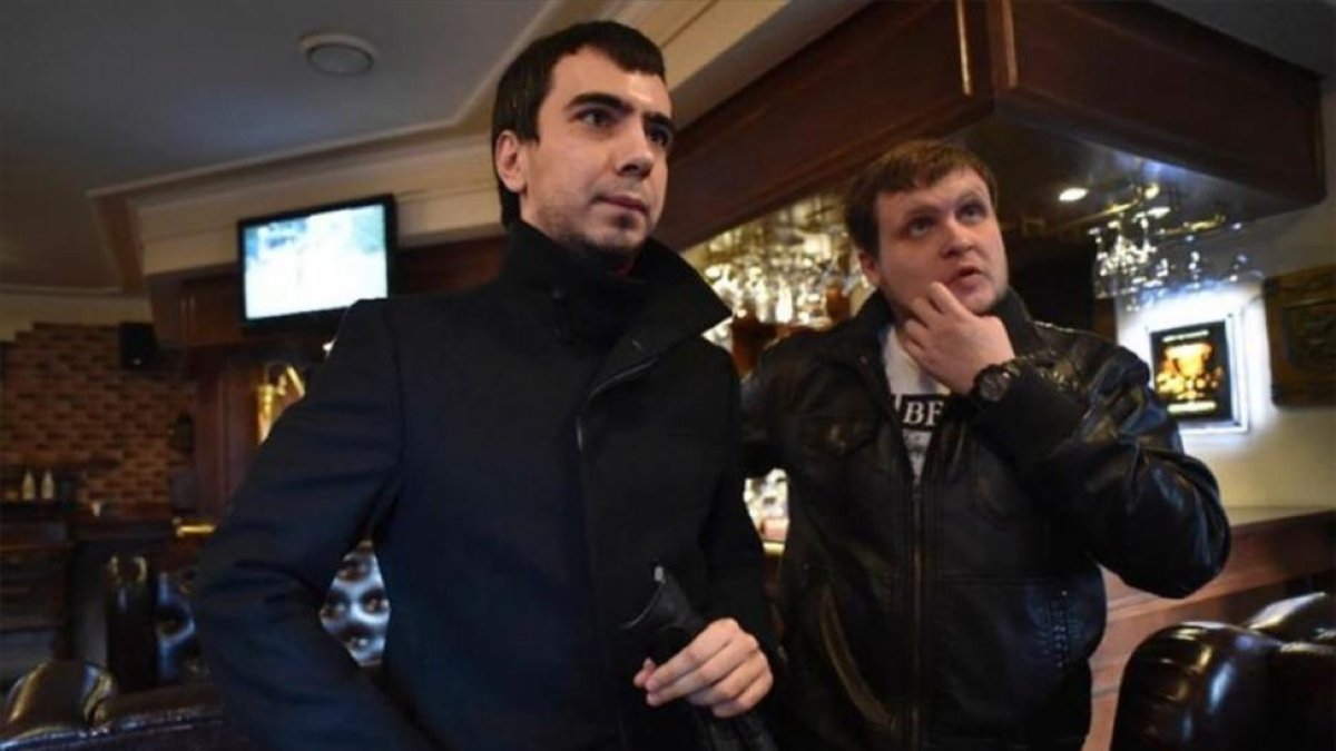 Vladimir  Kuznetsov, a la izquierda, y Alexei Stolyarov, a la derecha, los dos humoristas rusos que gastaron una broma a la ministra De Cospedal.
