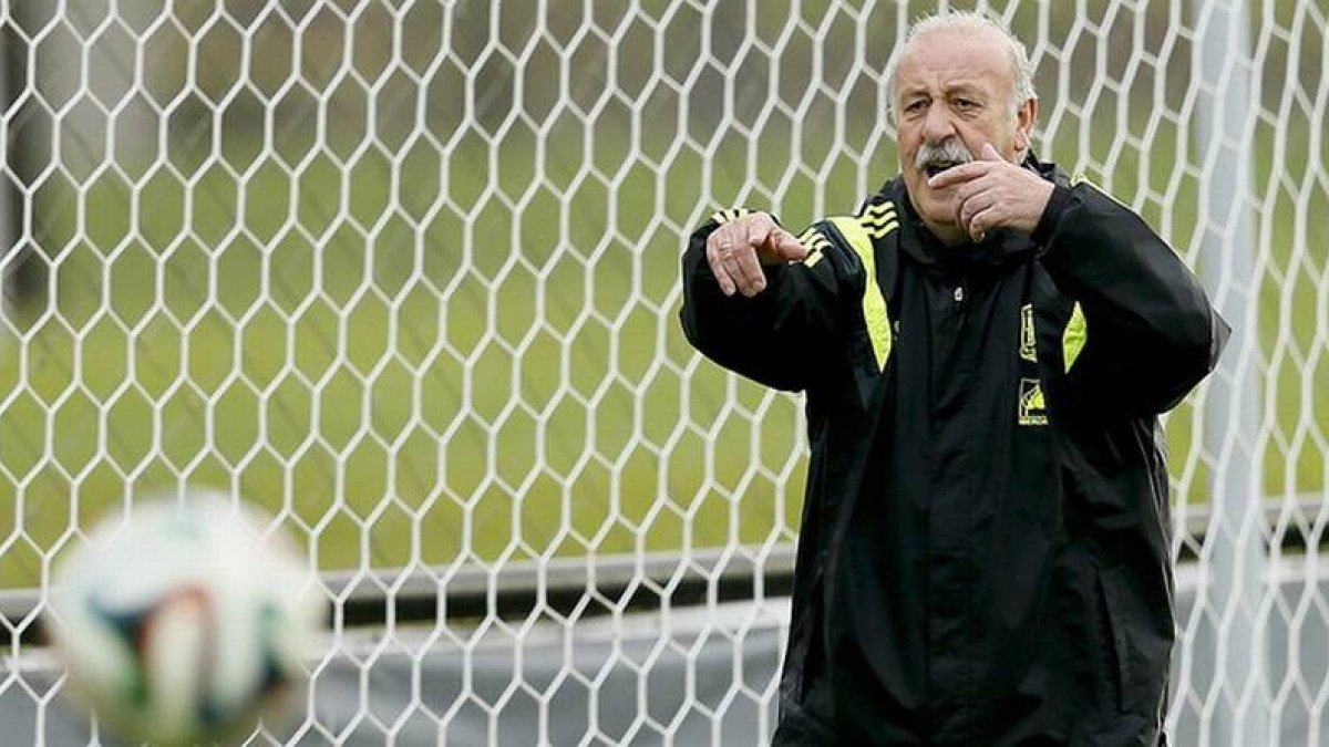 Vicente del Bosque, durante un entrenamiento de la selección española en Curitiba.