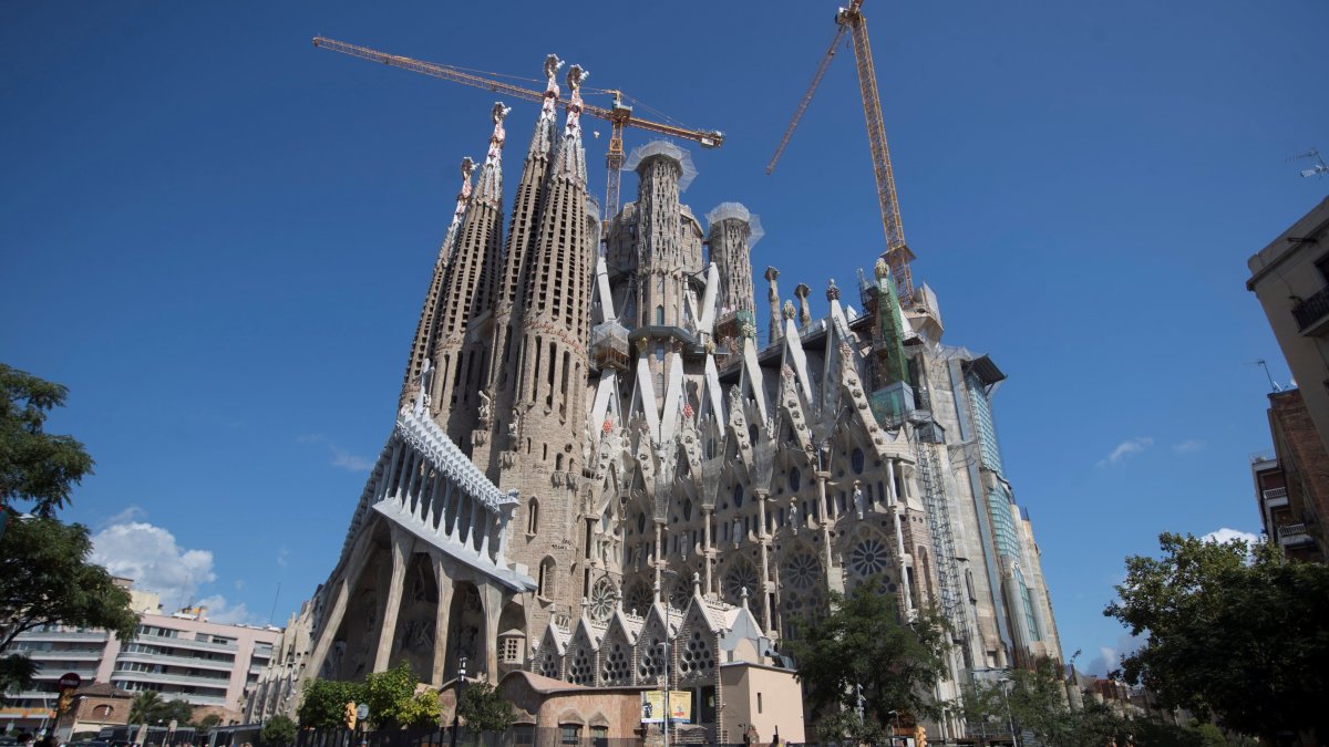 La Sagrada Familia dice adiós a la silueta de Gaudí