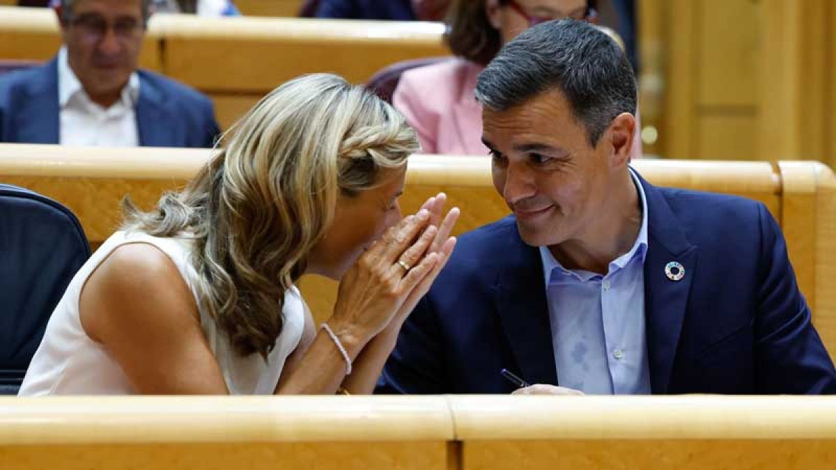 Yolanda Díaz y Pedro Sánchez. EFE / JUANJO MARTÍN