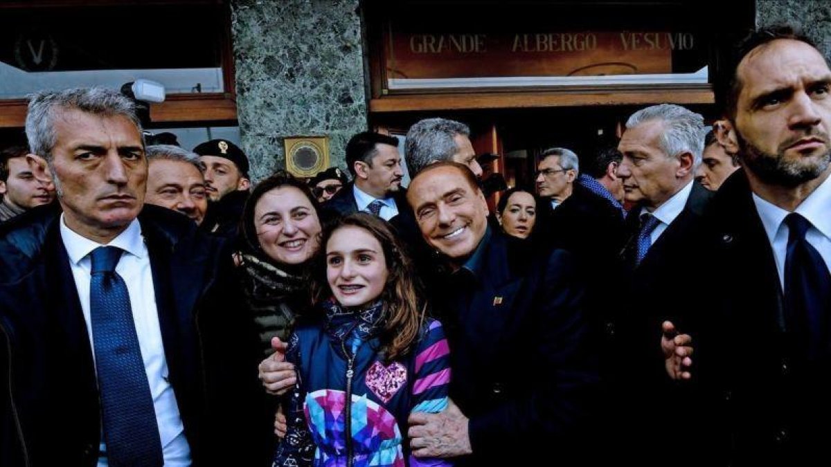 Berlusconi, a su llegada a un hotel de Nápoles, este sábado 3 de marzo.