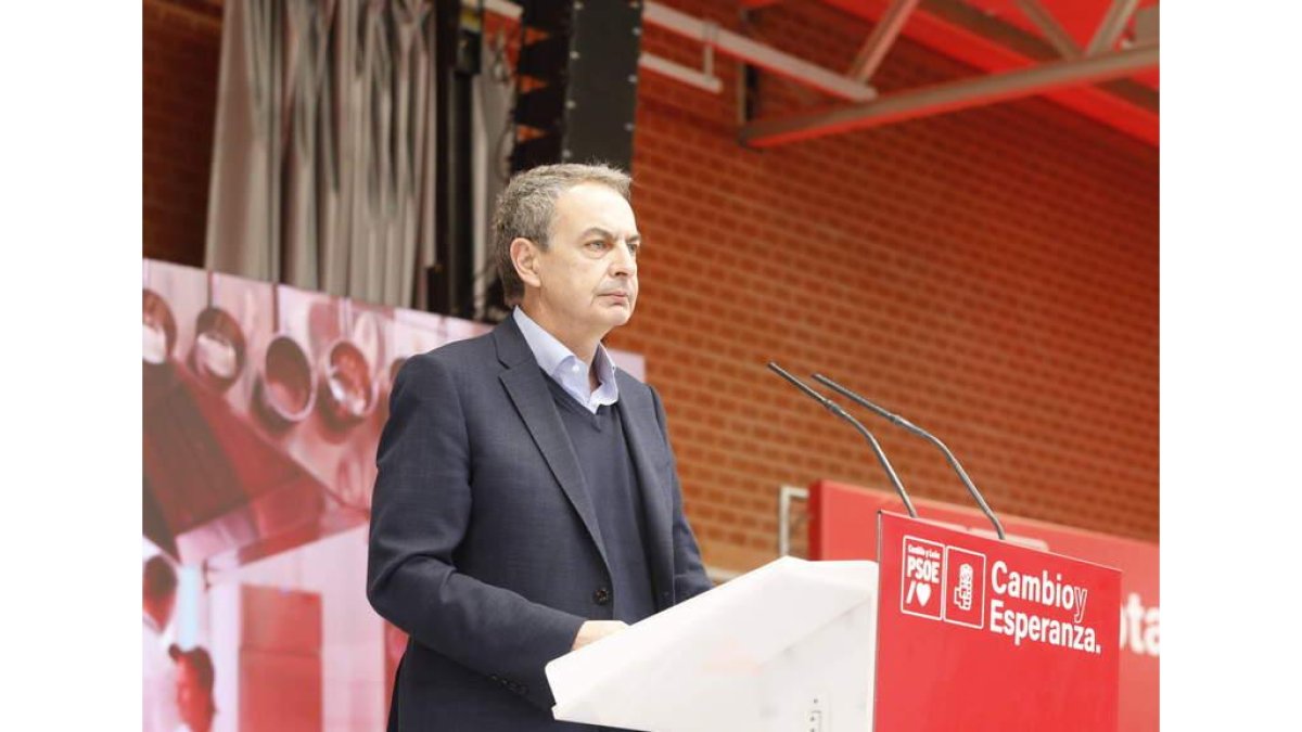 Zapatero, durante su intervención. MARCIANO PÉREZ