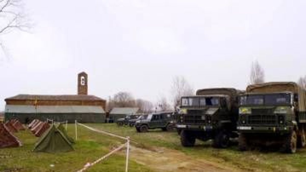 Los militares montaron su campamento en las proximidades del santuario de la Virgen del Puente