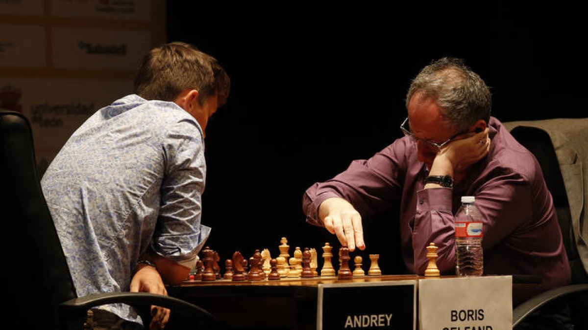 Segunda semifinal del Magistral de ajedrez, Andrey Esipenko contra Boris Gelfand. F. Otero Perandones.