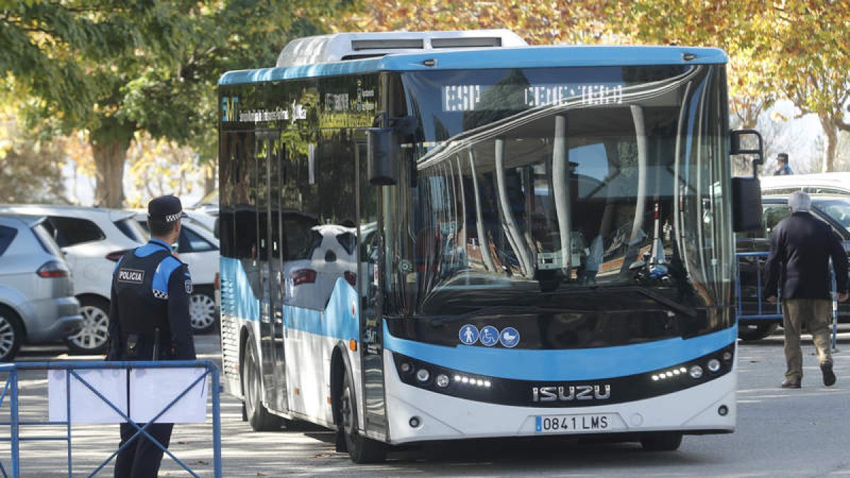 El Ayuntamiento no podrá, de momento, digitalizar el servicio del transporte urbano de Ponferrada. L. DE LA MATA