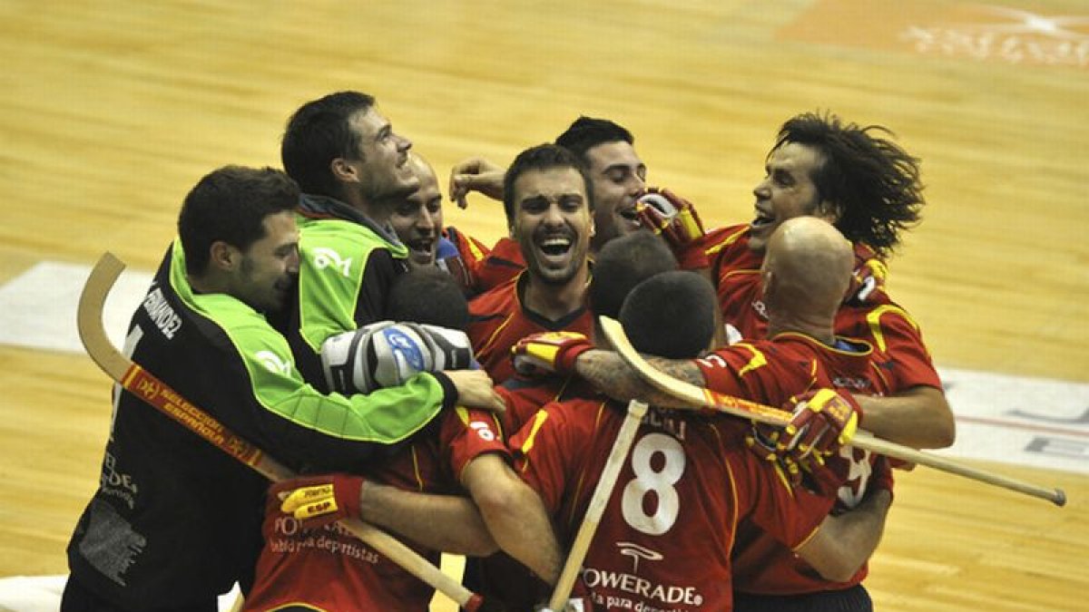 Los jugadores de la selección española celebran su título mundial en Argentina.