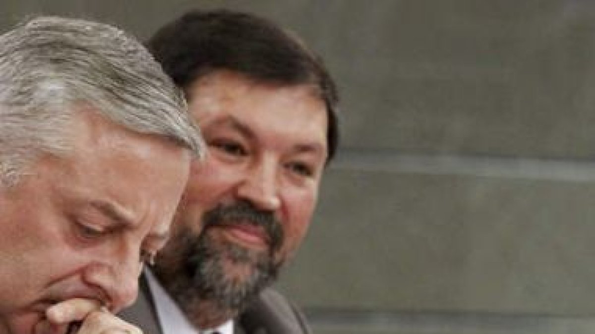 Blanco, junto a Francisco Caamaño, en la rueda de prensa posterior al Consejo de Ministros.