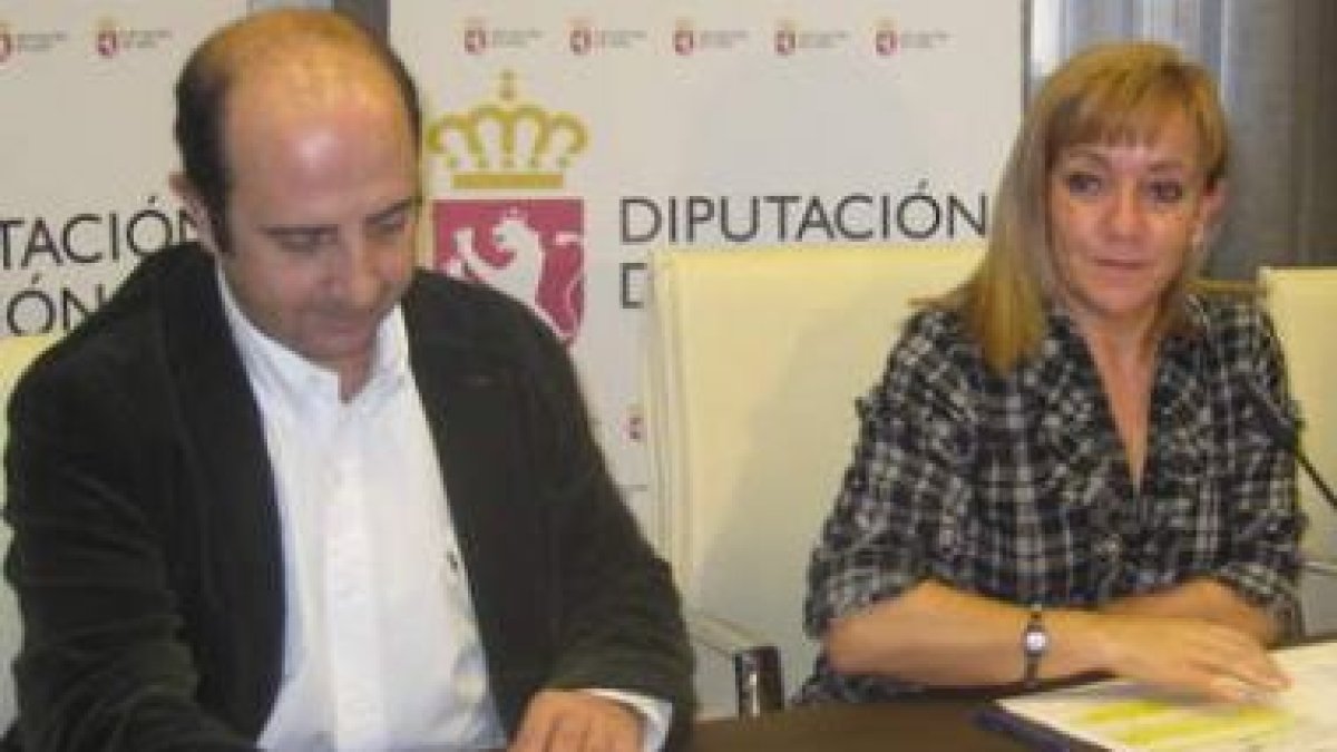 Castañón y Carrasco ofrecieron el balance de Consumo.