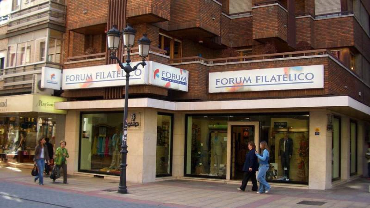 Sede leonesa de Forum Filatélico, en la calle Burgo Nuevo.