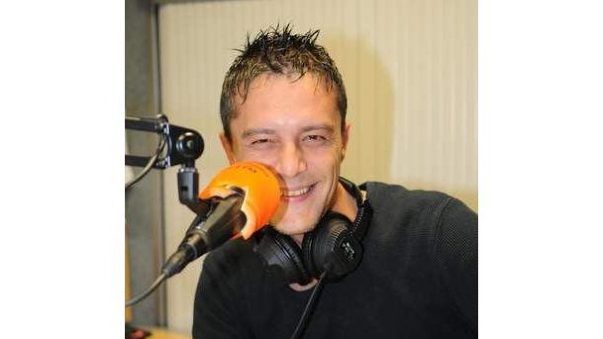 El locutor radiofónico Óscar Chamorro Osa.
